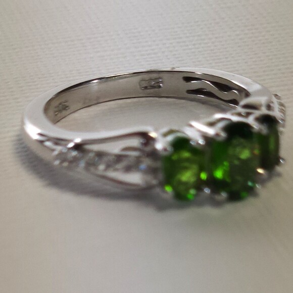 Chrome Diopside Trilogy Ring SIZE 5 - Picture 8 of 12